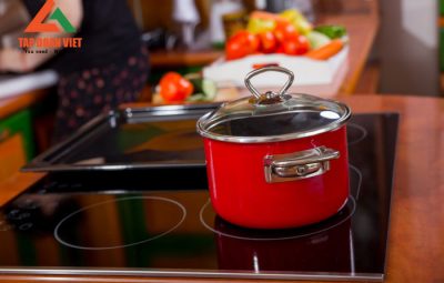 Tìm hiểu nguyên nhân và cách khắc phục bếp từ bị kêu