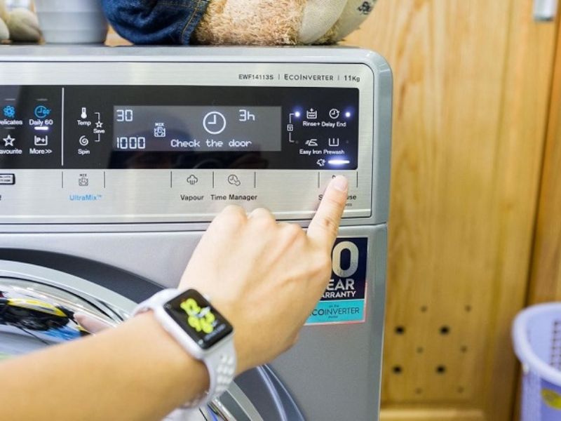 Câu hỏi thường gặp khi sửa máy giặt Electrolux không bấm được Start