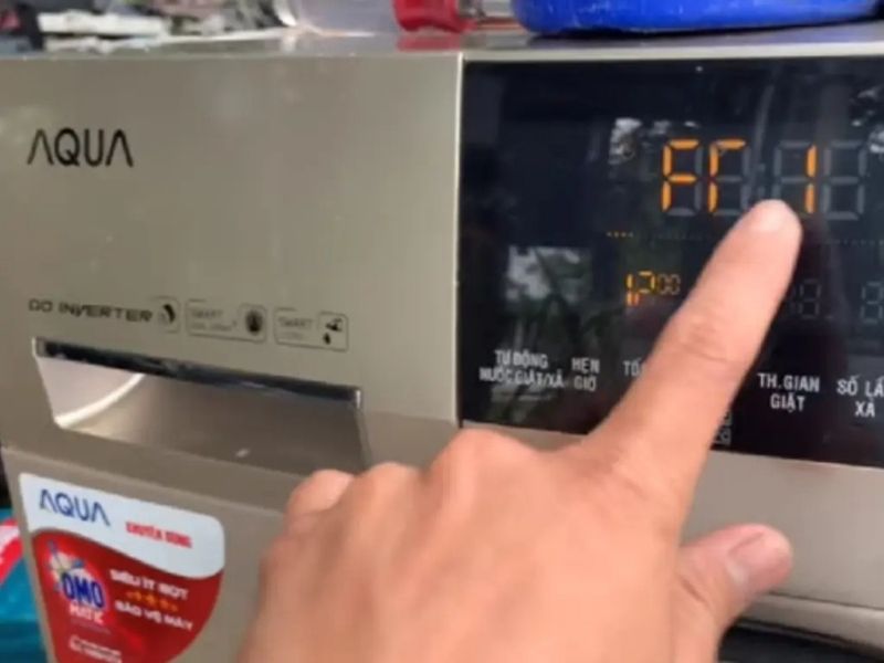 Quy trình thợ sửa máy giặt Aqua lỗi FC1 tại nhà