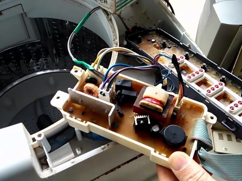 Nguyên nhân và cách khắc phục máy giặt Toshiba báo lỗi E1